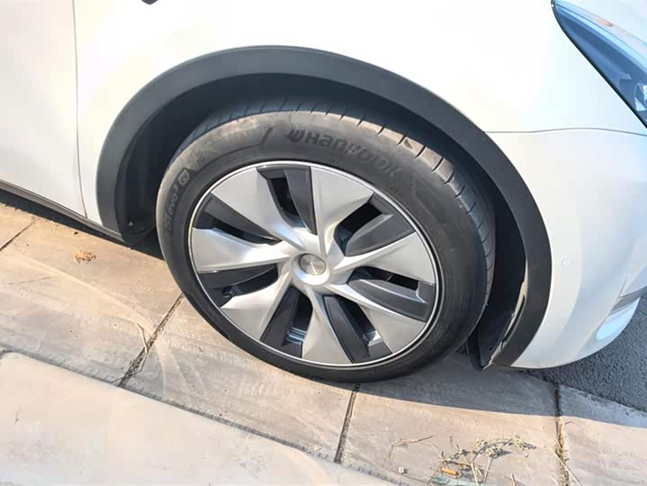 Фото 6 - Tesla Model Y