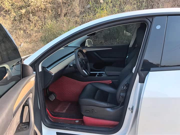 Фото 9 - Tesla Model Y