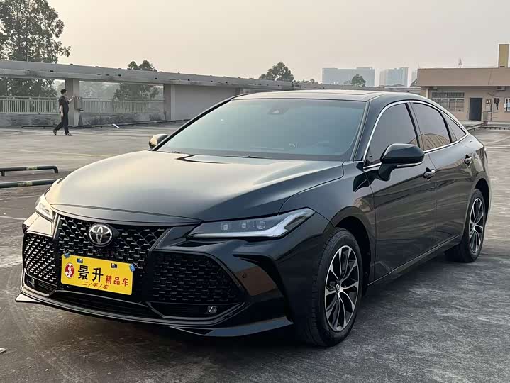 Фото 1 - Toyota Avalon