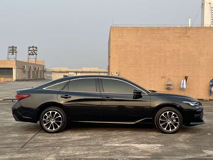 Фото 4 - Toyota Avalon