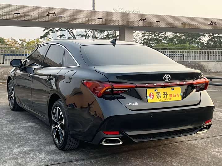 Фото 7 - Toyota Avalon