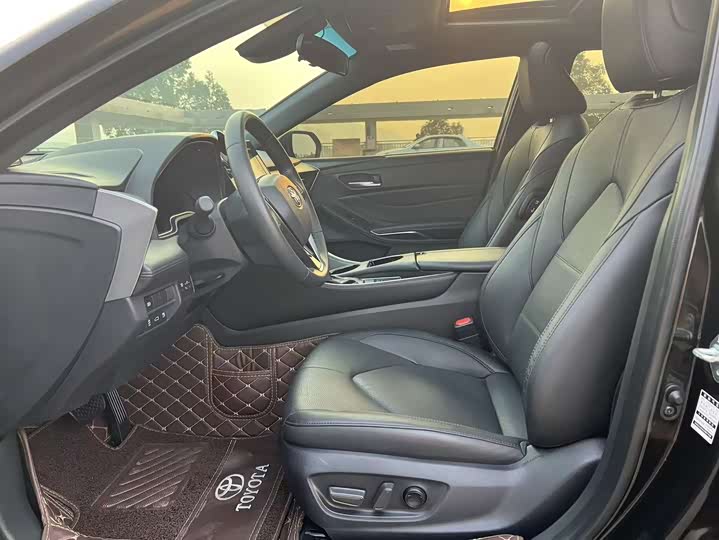 Фото 9 - Toyota Avalon