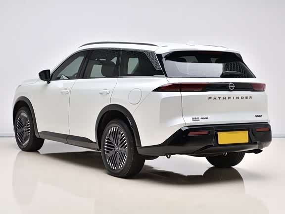 Фото 4 - Nissan Pathfinder