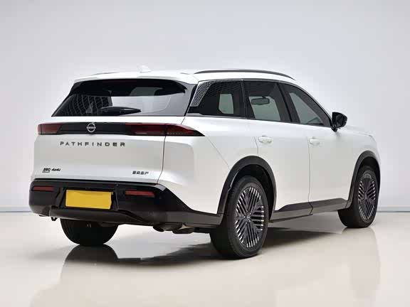 Фото 6 - Nissan Pathfinder