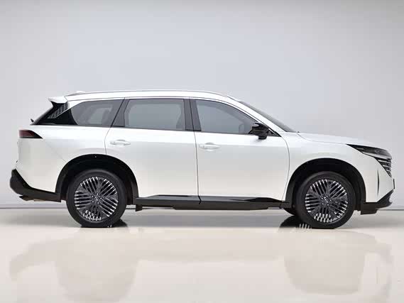 Фото 8 - Nissan Pathfinder