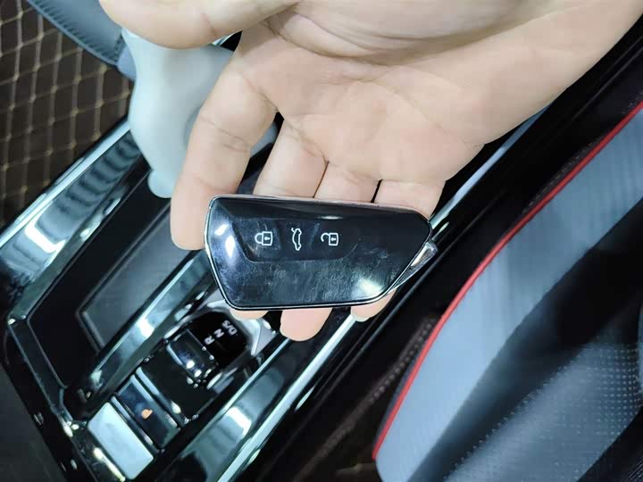 Фото 9 - Volkswagen Lamando L