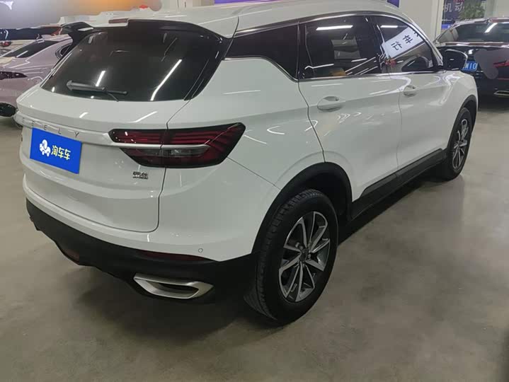 Фото 3 - Geely Coolray