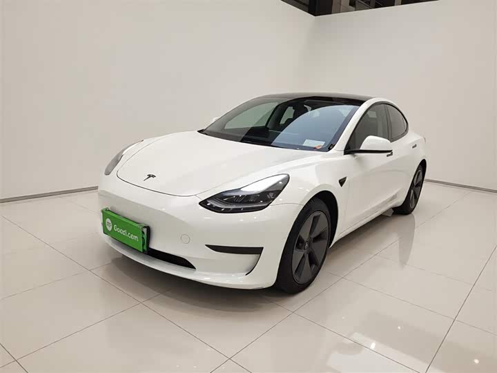 Фото 2 - Tesla Model 3