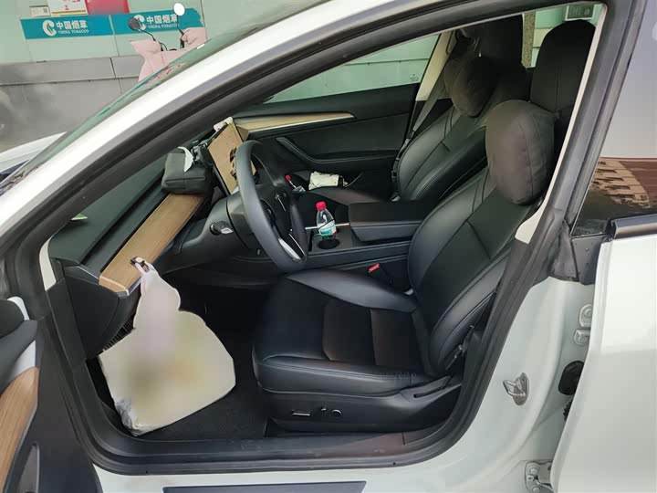 Фото 8 - Tesla Model 3