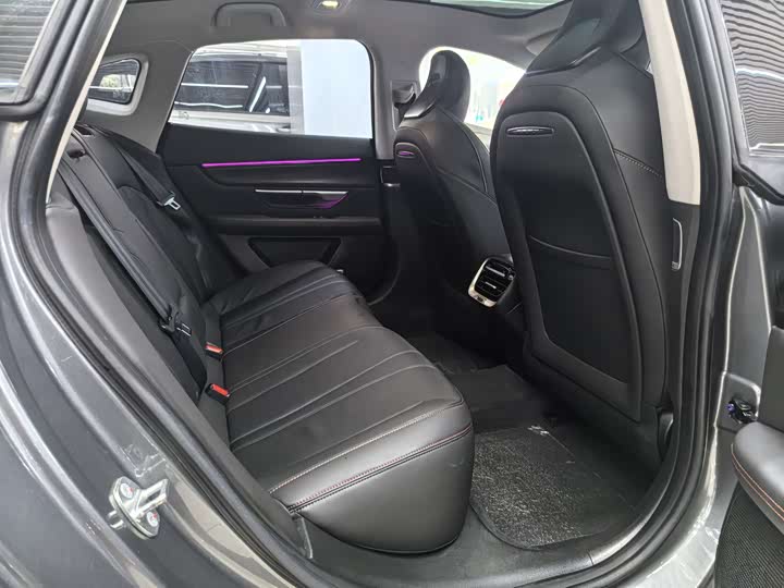 Фото 8 - XPeng P7