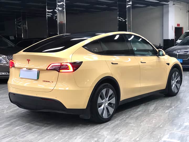 Фото 6 - Tesla Model Y