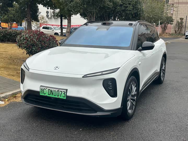 Фото 2 - Nio ES6