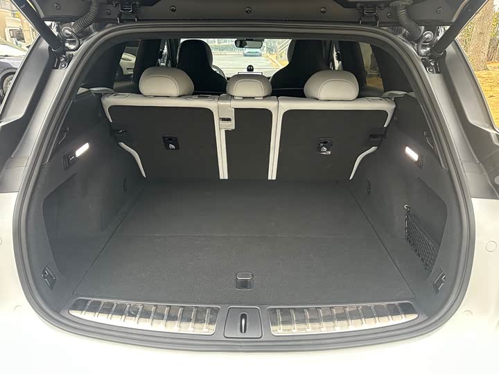 Фото 6 - Nio ES6