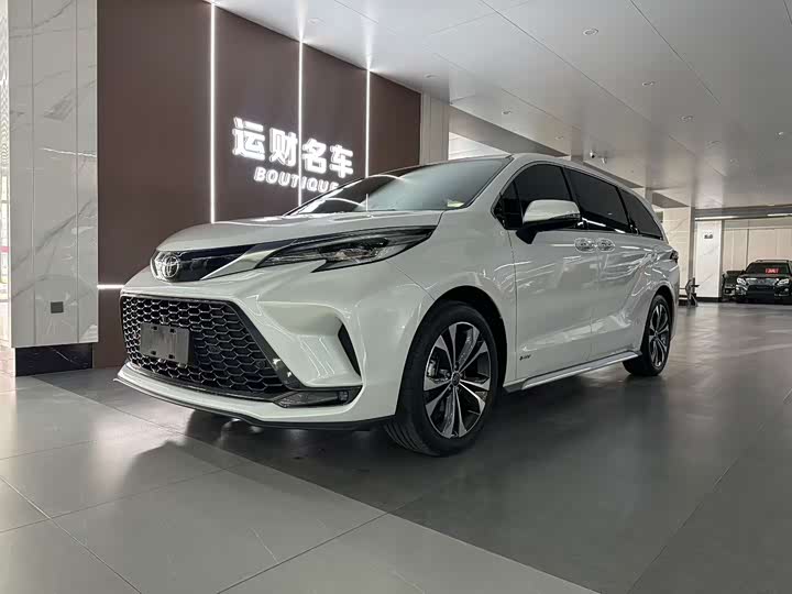 Фото 1 - Toyota Granvia