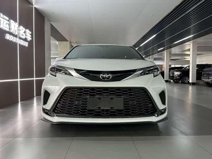 Фото 2 - Toyota Granvia