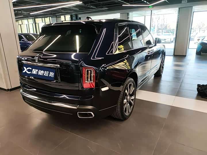 Фото 3 - Rolls-Royce Cullinan