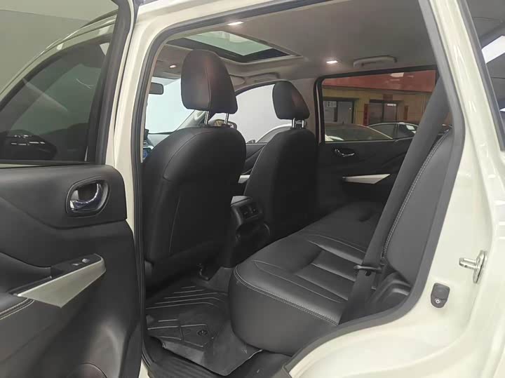 Фото 6 - Nissan Terra