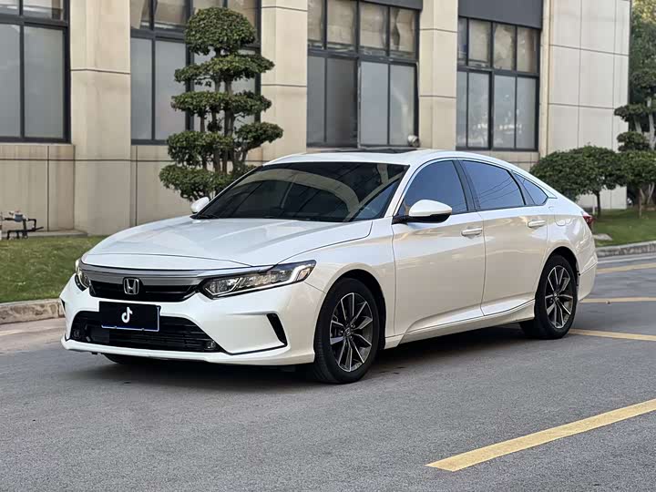 Фото 1 - Honda Inspire