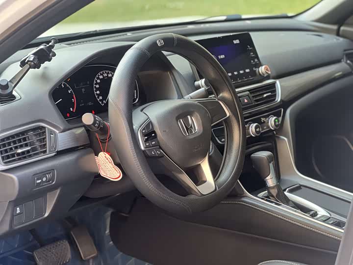 Фото 6 - Honda Inspire