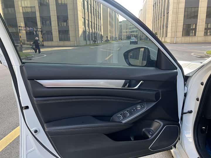 Фото 8 - Honda Inspire