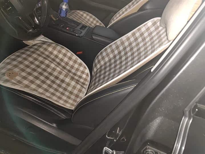 Фото 9 - Roewe RX5 Hybrid