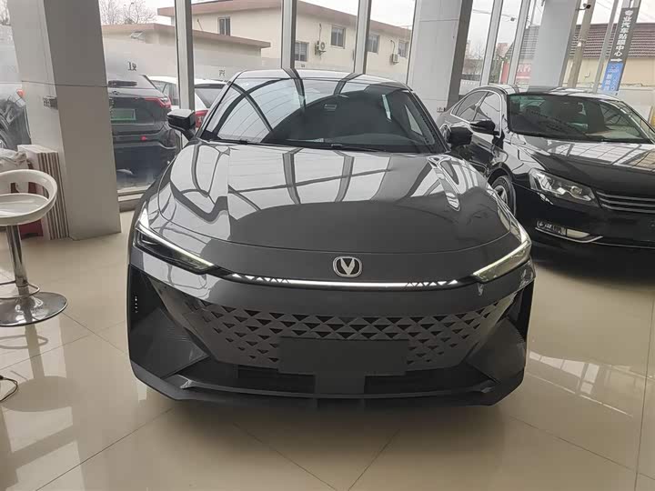 Фото 3 - Changan UNI-V Hybrid