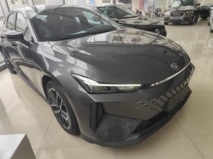 Фото 4 - Changan UNI-V Hybrid