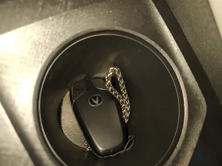 Фото 9 - Changan UNI-V Hybrid