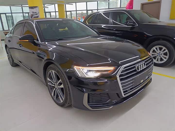 Фото 4 - Audi A6L