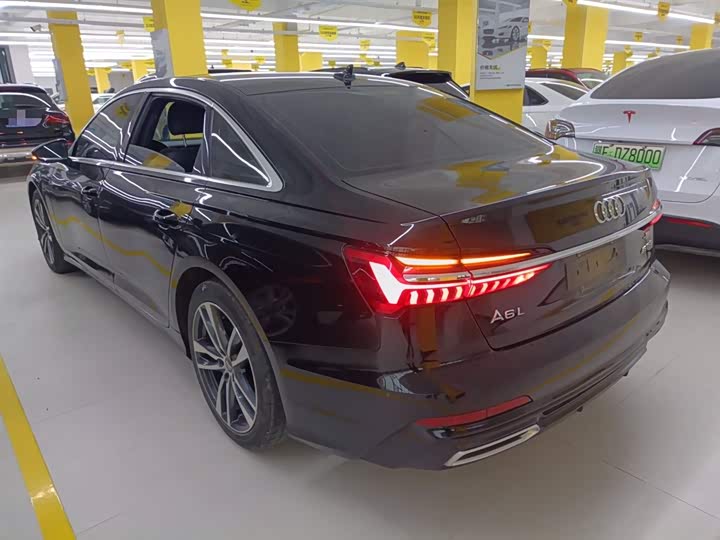 Фото 5 - Audi A6L