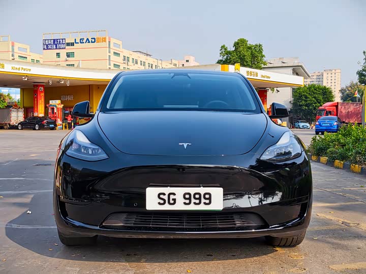 Фото 2 - Tesla Model Y