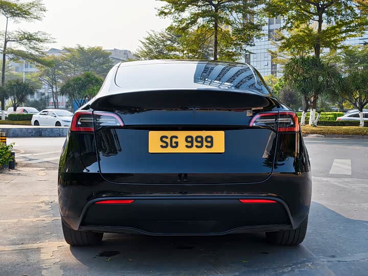 Фото 8 - Tesla Model Y