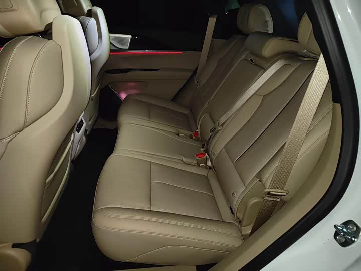 Фото 2 - Cadillac XT5