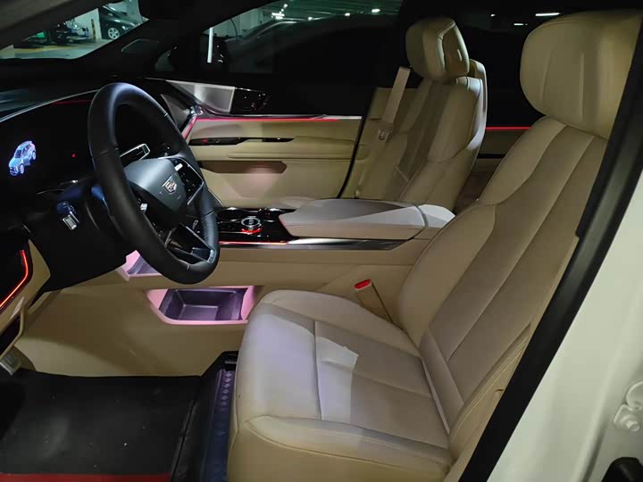 Фото 3 - Cadillac XT5