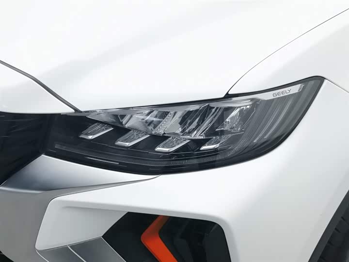 Фото 7 - Geely Atlas