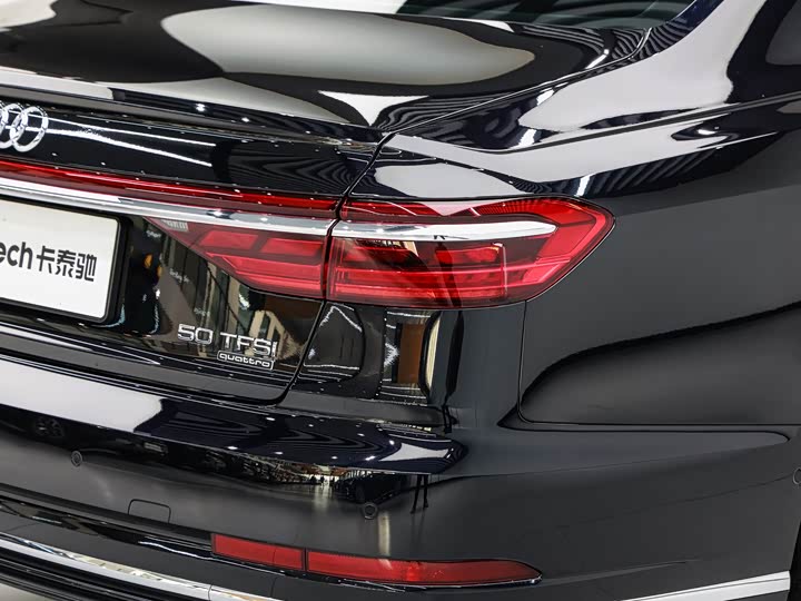 Фото 9 - Audi A8