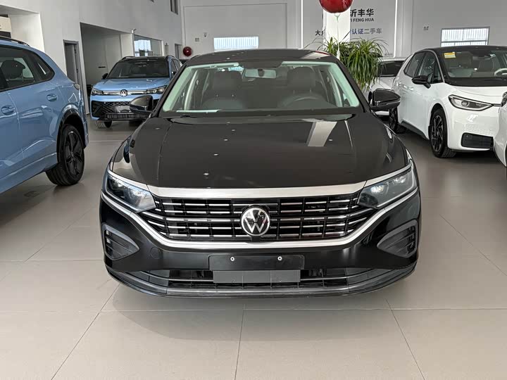 Фото 2 - Volkswagen Passat