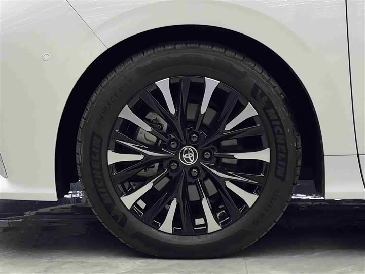 Фото 4 - Toyota Alphard