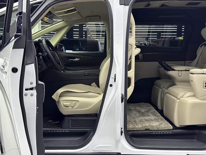 Фото 6 - Toyota Alphard