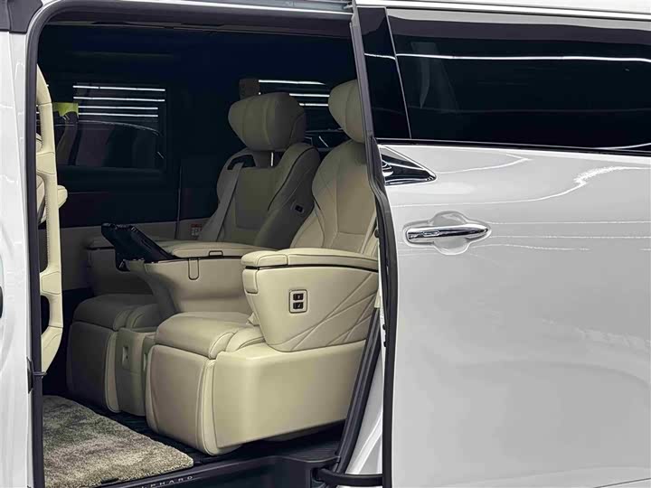 Фото 7 - Toyota Alphard