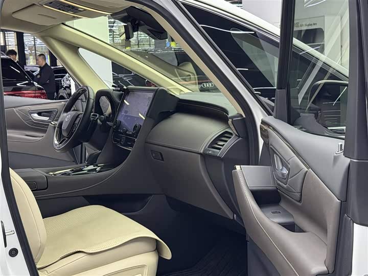 Фото 8 - Toyota Alphard