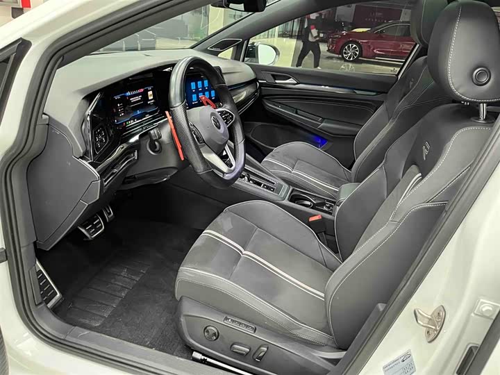 Фото 9 - Volkswagen Golf