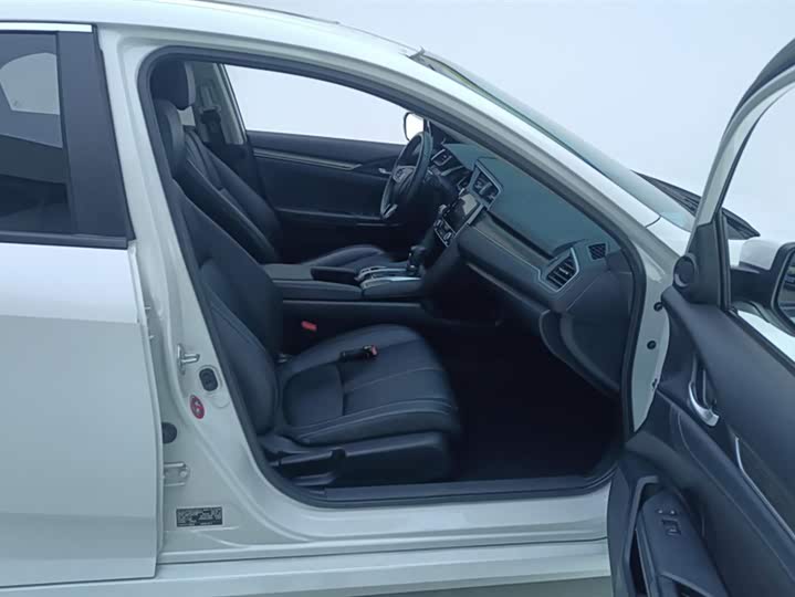 Фото 8 - Honda Civic