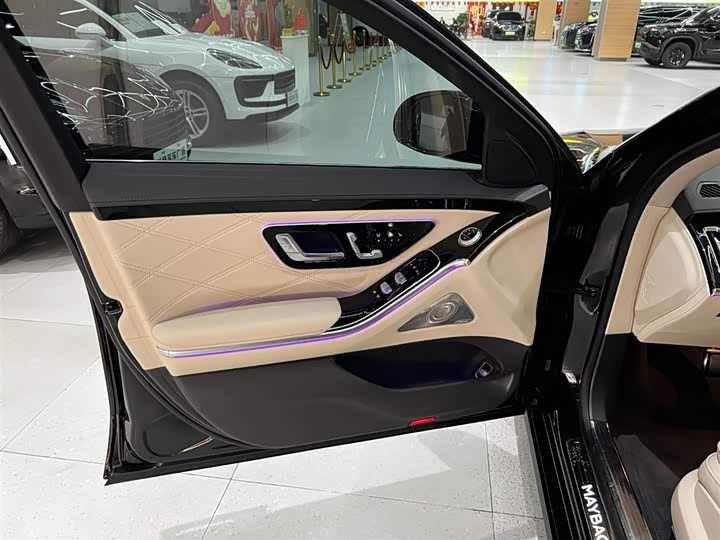 Фото 7 - Mercedes-Benz Maybach S-Class