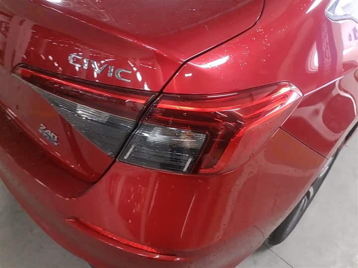 Фото 8 - Honda Civic