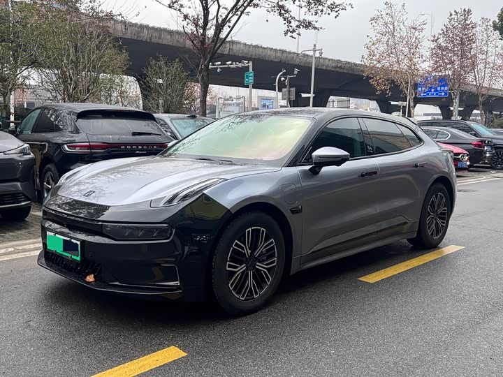 Фото 1 - Zeekr 001