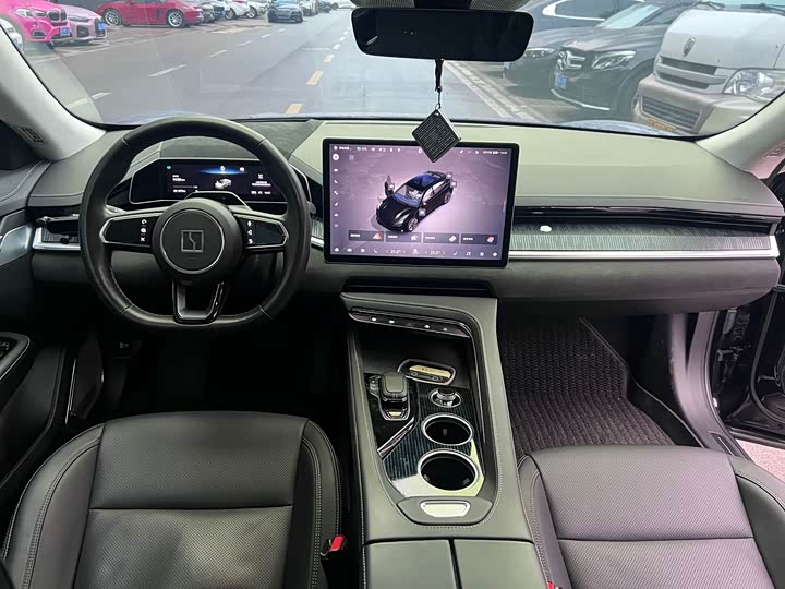 Фото 9 - Zeekr 001