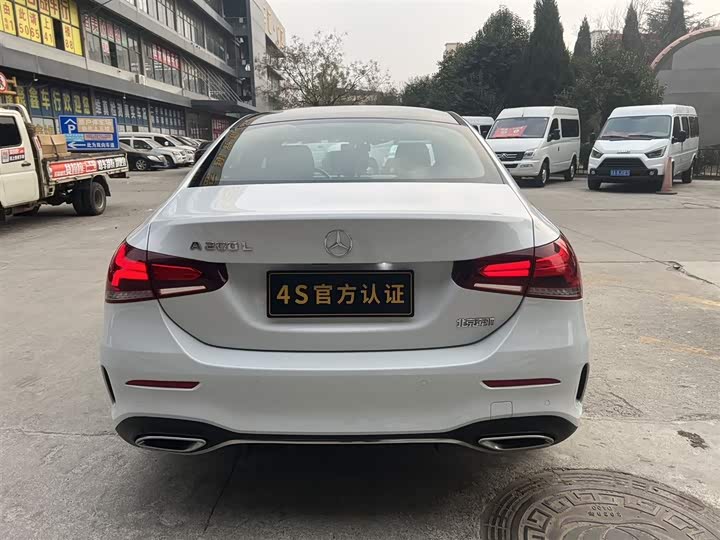 Фото 8 - Mercedes-Benz A-Class