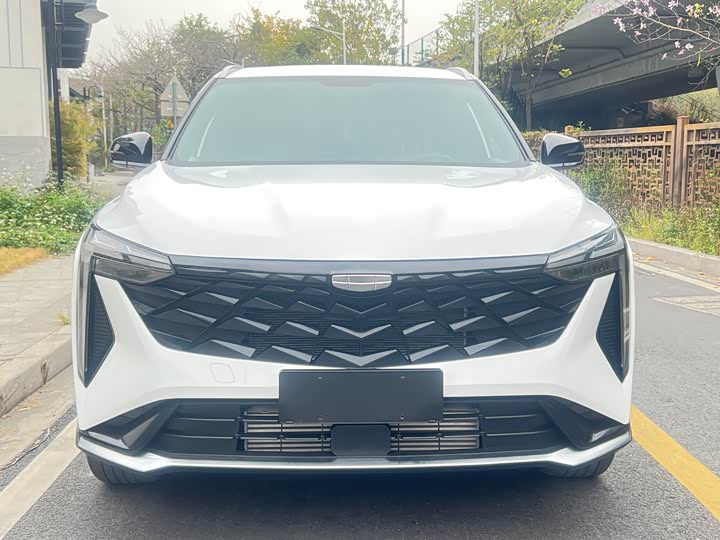 Фото 2 - Geely Atlas