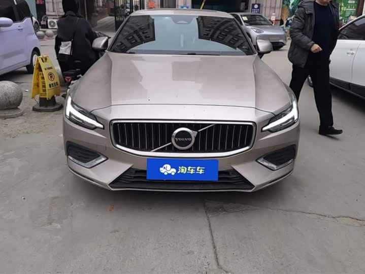 Фото 2 - Volvo S60